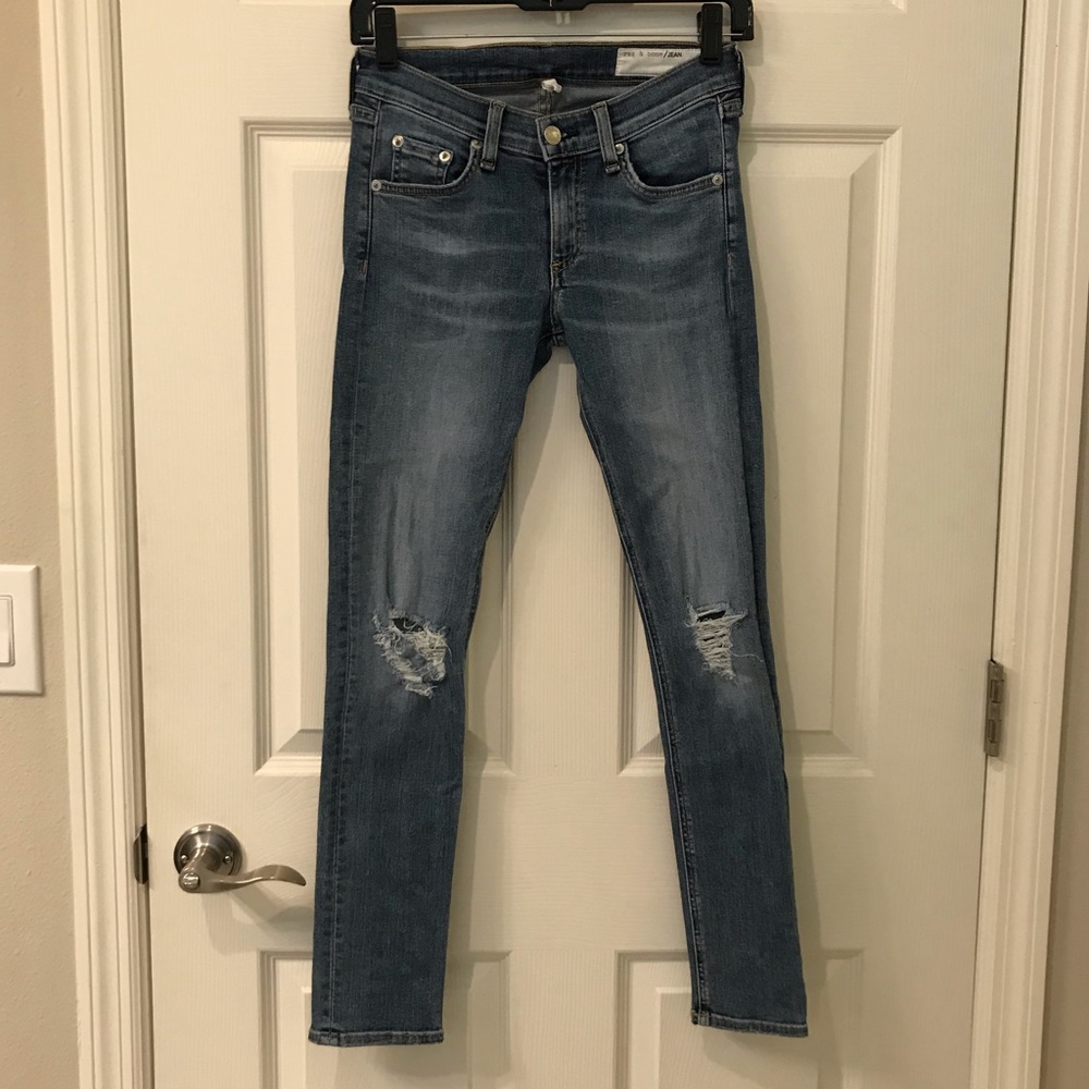 Rag & Bone Jean Distressed Capri in Murray Size 25